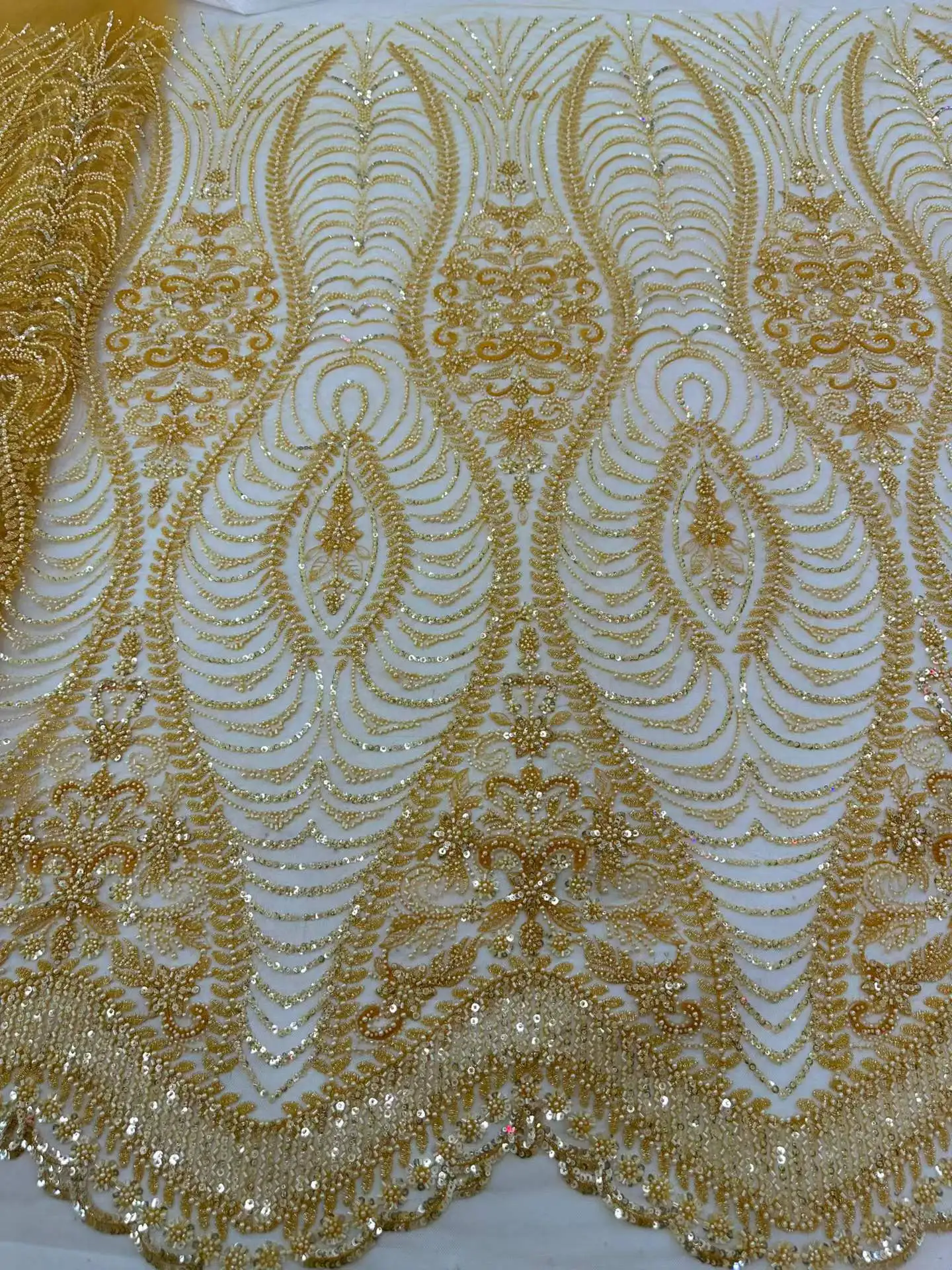 Gold African Heavy Beaded Lace Fabric 2026 High-Quality French Nigerian Sequins Tulle Lace Suitable for Women's Party Dresses
Gold African Heavy Beaded Lace Fabric 2026 High-Quality French Nigerian Sequins Tulle Lace Suitable for Women's Party Dresses