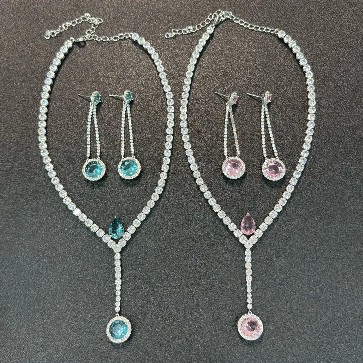 Zircon Chain Aqua Blue Necklace with S925 Silver Stud Earrings Set
Zircon Chain Aqua Blue Necklace with S925 Silver Stud Earrings Set