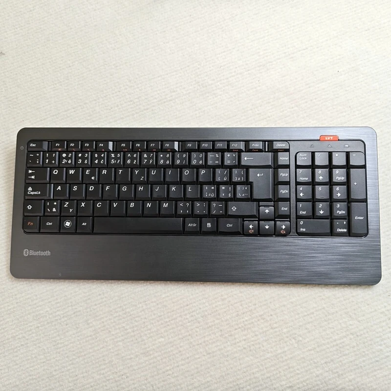 Czech layout Bluetooth Keyboard JME8002B For Lenovo HP Ultra thin notebook tablet IOS Android Windows
Czech layout Bluetooth Keyboard JME8002B For Lenovo HP Ultra thin notebook tablet IOS Android Windows