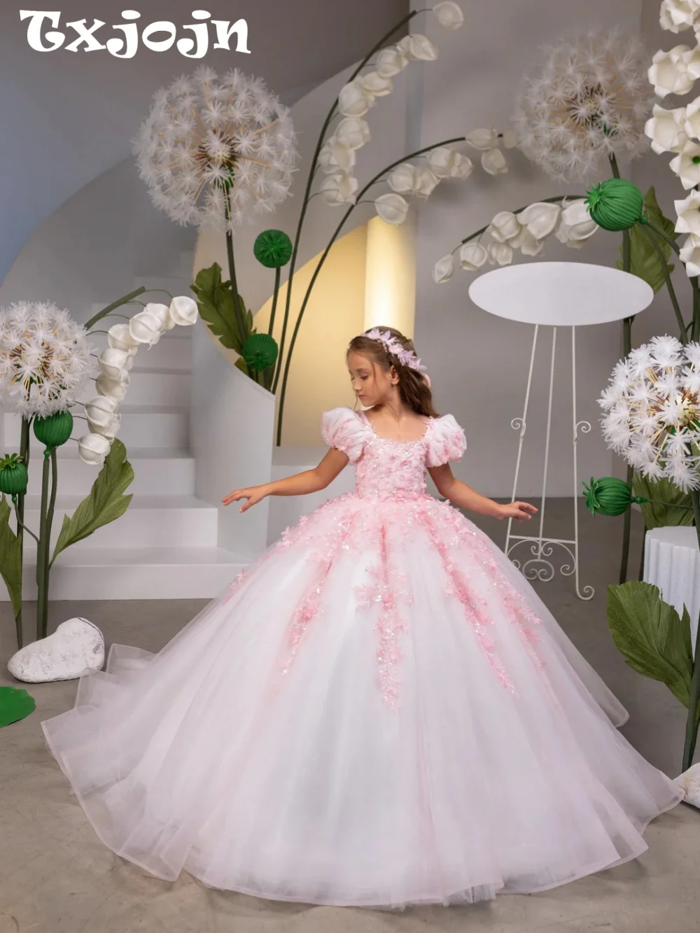 Новое розовое изысканное платье принцессы с бисером для детского дня рождения, очаровательные платья с 3D цветочным принтом для девочек, одежда для школьных выступлений
Новое розовое изысканное платье принцессы с бисером для детского дня рождения, очаровательные платья с 3D цветочным принтом для девочек, одежда для школьных выступлений