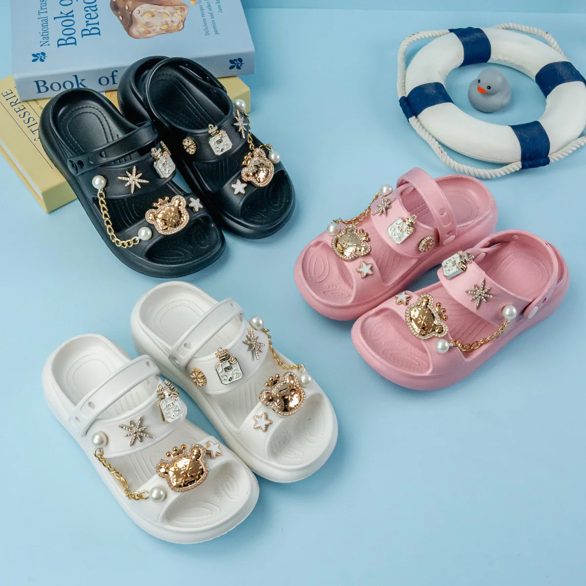 Fashion Hot-Selling Cartoon Crown Gold Bear Parent-Child Slippers New Flat-Soled Boys' and Girls' Non-Slip Soft-Soled Sandals 811
Fashion Hot-Selling Cartoon Crown Gold Bear Parent-Child Slippers New Flat-Soled Boys' and Girls' Non-Slip Soft-Soled Sandals 811