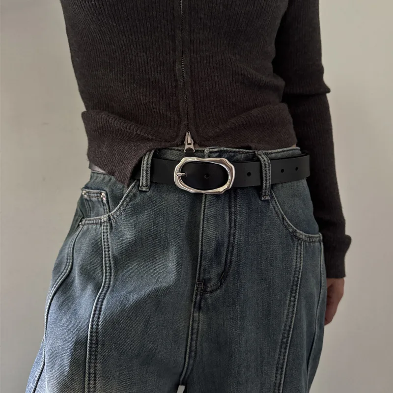 Woman Fashionable Niche Irregular Sliver Color Buckle Leather Belt, Ladies Trendy and Versatile Decorative Skirt Jeans Belts
Woman Fashionable Niche Irregular Sliver Color Buckle Leather Belt, Ladies Trendy and Versatile Decorative Skirt Jeans Belts