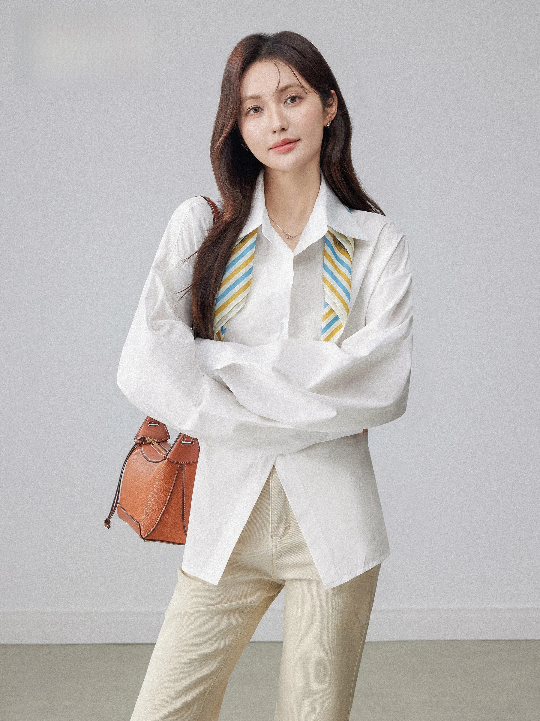 Elegant Neck Shirt with Silk Scarf Waist-Cinching Slimming Design Spring Collection Women's Casual Fashion Folded Hemline
Elegant Neck Shirt with Silk Scarf Waist-Cinching Slimming Design Spring Collection Women's Casual Fashion Folded Hemline