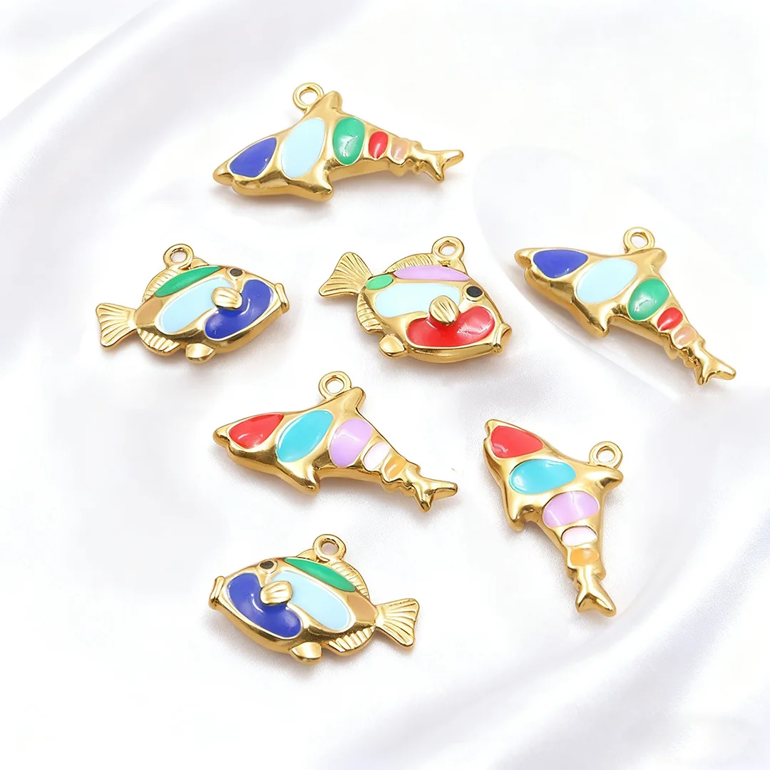 4Pcs Gold vacuum plated double sided 3D oil drip small goldfish pendant titanium steel DIY jewelry
4Pcs Gold vacuum plated double sided 3D oil drip small goldfish pendant titanium steel DIY jewelry