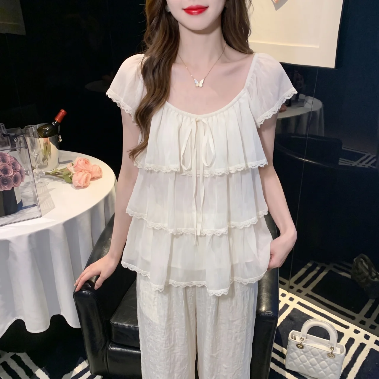 Sweet Style Lace Patchwork Bell Sleeve Shirt Women's Summer New Fashionable Small Shirt with Belt Loose Fit Other 100%
Sweet Style Lace Patchwork Bell Sleeve Shirt Women's Summer New Fashionable Small Shirt with Belt Loose Fit Other 100%
