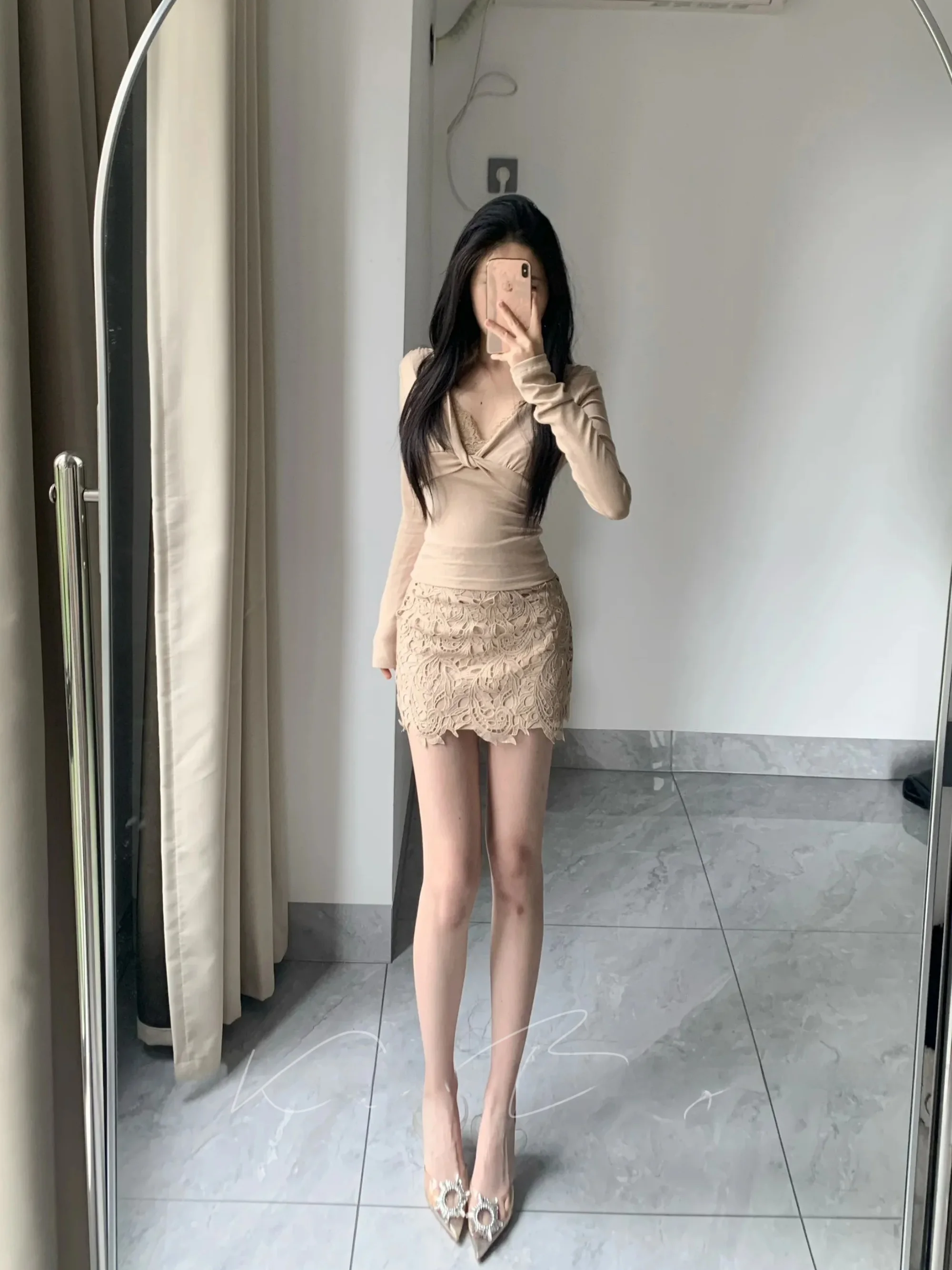Sexy Slim Fit Long Sleeve Top And High Waist Skirt Two Piece Set for Women Summer New Style Belted Lace High Waist Skirt
Sexy Slim Fit Long Sleeve Top And High Waist Skirt Two Piece Set for Women Summer New Style Belted Lace High Waist Skirt