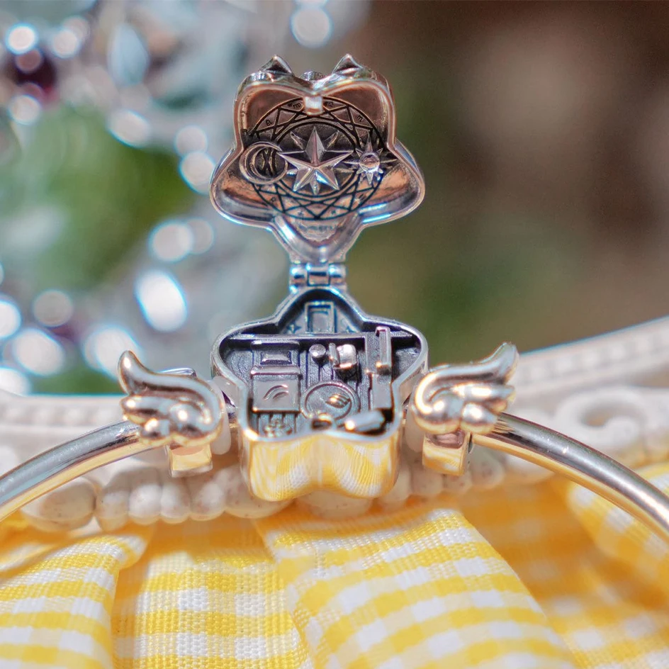 Стерлингового Серебра 925, аниме Cardcaptor Sakura House, медальон, подвеска для браслета, косплей, ювелирные изделия, коллекция подвесок для фанатов
Стерлингового Серебра 925, аниме Cardcaptor Sakura House, медальон, подвеска для браслета, косплей, ювелирные изделия, коллекция подвесок для фанатов