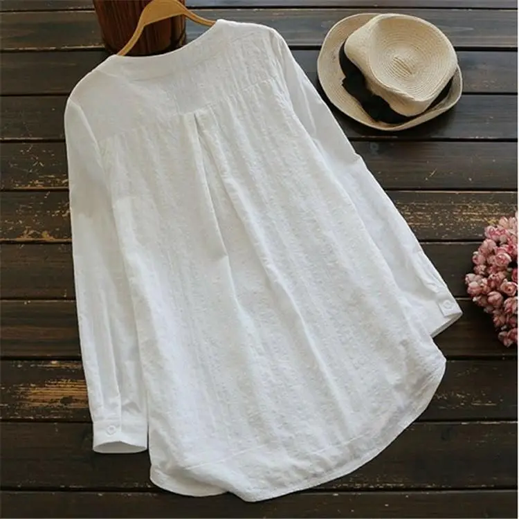 Women's Lace Embroidered Long Sved Shirt Fashionable Commute Style Top Polyester Fiber Long Sleeve Classic Color Block Design
Women's Lace Embroidered Long Sved Shirt Fashionable Commute Style Top Polyester Fiber Long Sleeve Classic Color Block Design