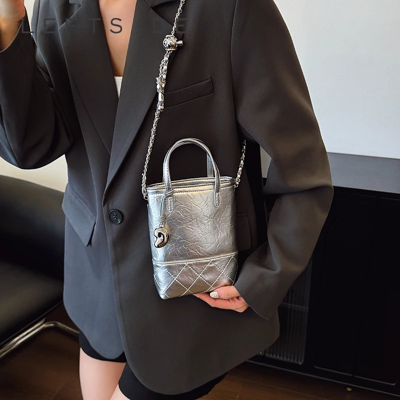LEFTSIDE Design PU Leather Mini Crossbody Bags Lady Shoulder Bag for phone Women 2025 New Trend Luxury Chain Handbags and Purses
LEFTSIDE Design PU Leather Mini Crossbody Bags Lady Shoulder Bag for phone Women 2025 New Trend Luxury Chain Handbags and Purses