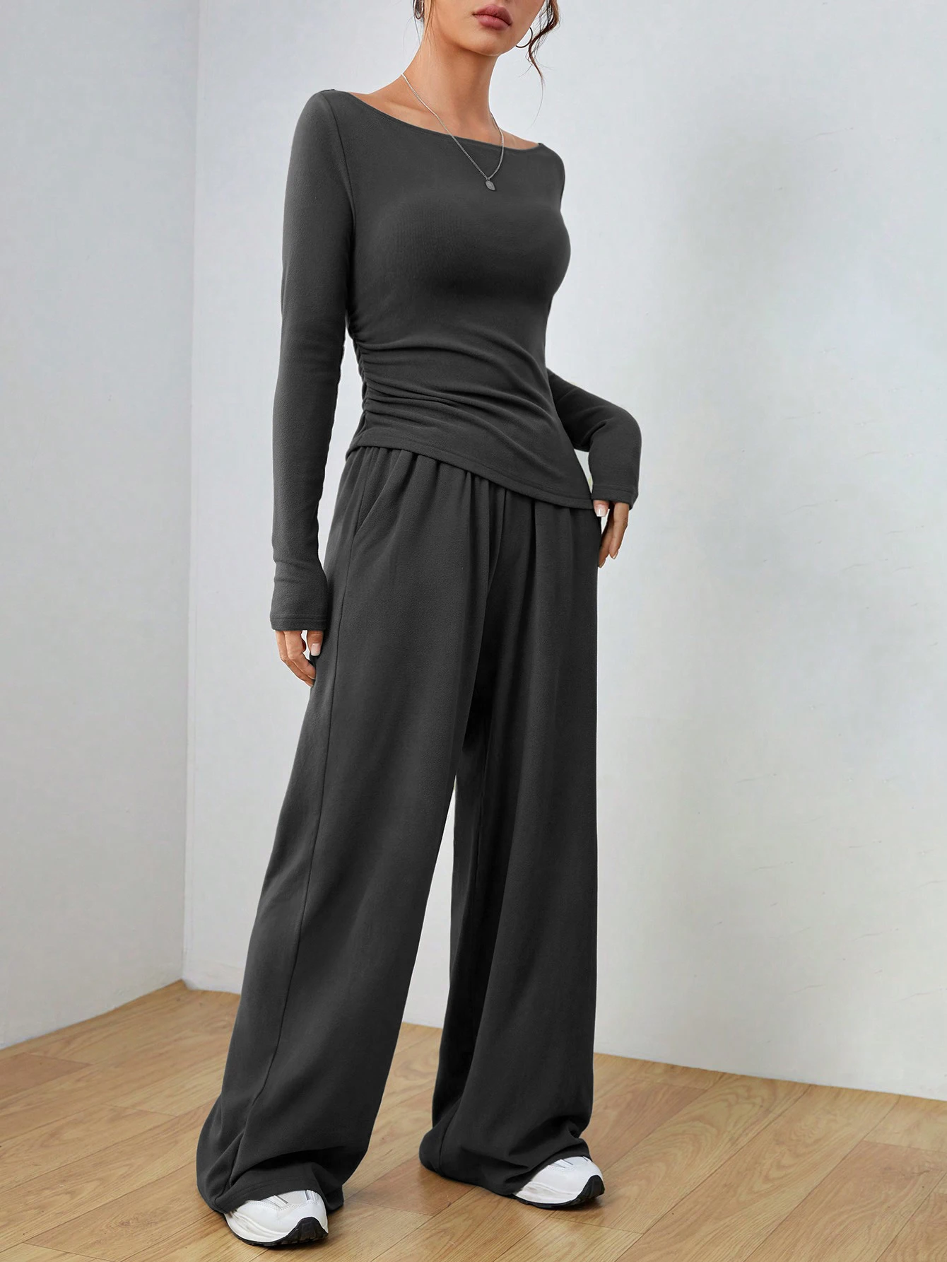 Women's Solid Long Sleeve Wide Leg Two-piece Set Casual 2 Pieces Set Round Neck T-shirt Pocket Trousers Set
Women's Solid Long Sleeve Wide Leg Two-piece Set Casual 2 Pieces Set Round Neck T-shirt Pocket Trousers Set