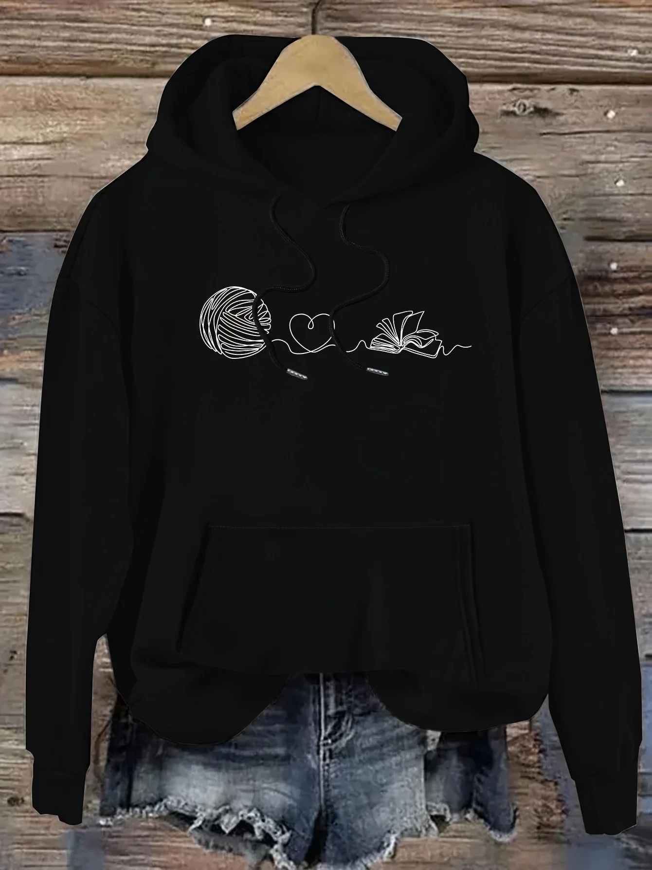 Повседневный и модный пуловер с узором в форме сердца, на шнурке, карманами, подходит для весенних и осенних сезонов.
Повседневный и модный пуловер с узором в форме сердца, на шнурке, карманами, подходит для весенних и осенних сезонов.