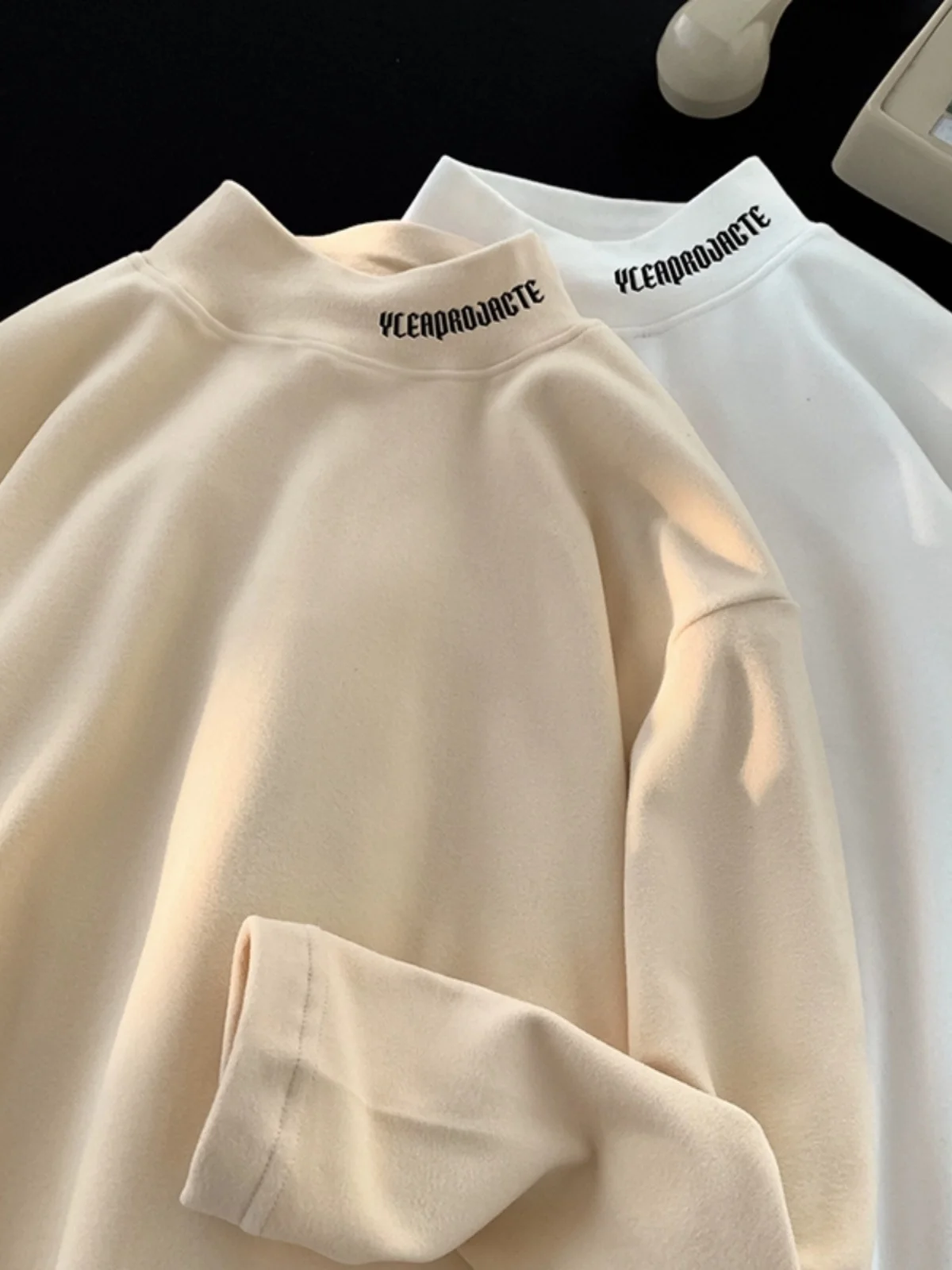 Retro Heavyweight Long Sve Sweatirt f High Collar Men's Autumn Winter Faion Brand Letter Embroidery Base irt
Retro Heavyweight Long Sve Sweatirt f High Collar Men's Autumn Winter Faion Brand Letter Embroidery Base irt