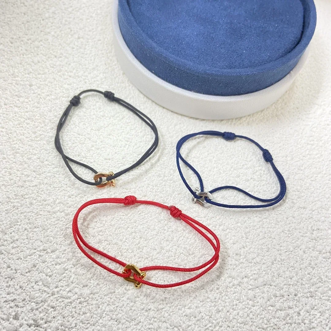 2025 Hot Sale New S925 Original Luxury Fashion Smooth Horseshoe Bracelet Real Photos
2025 Hot Sale New S925 Original Luxury Fashion Smooth Horseshoe Bracelet Real Photos