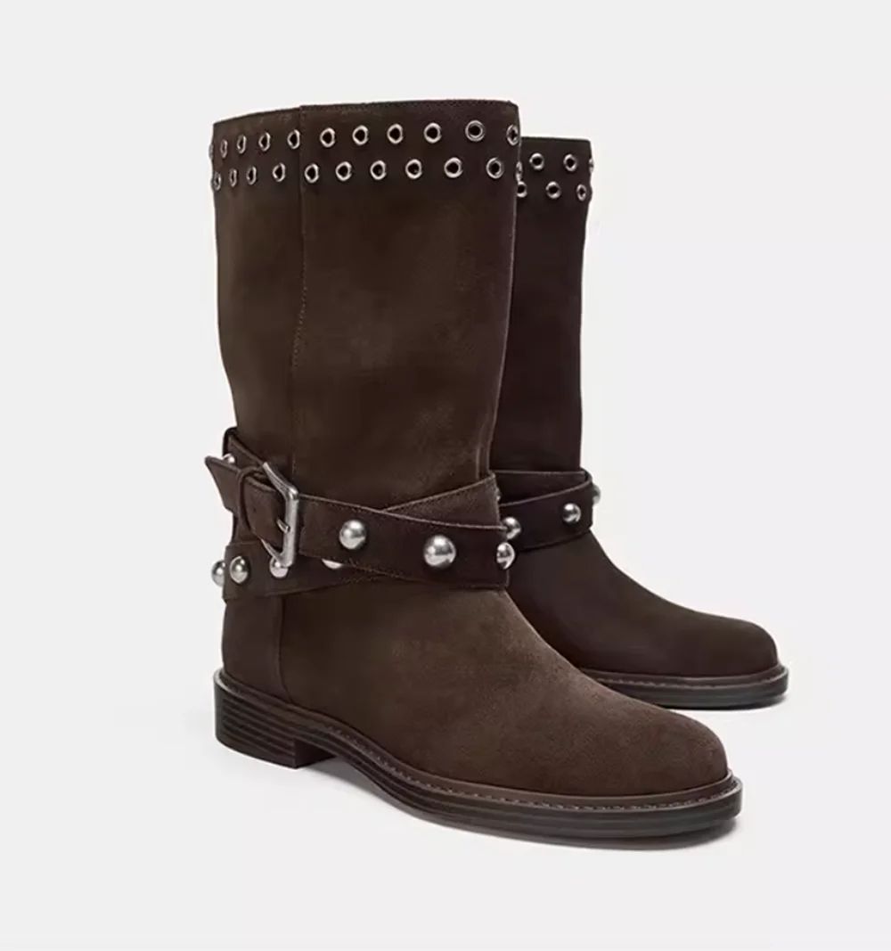 New Autumn/Winter Riding Boots Dark Brown Suede Mid-Calf Boots Silver Stud Buckle Strap Detail Low Block Heel Women's Boots
New Autumn/Winter Riding Boots Dark Brown Suede Mid-Calf Boots Silver Stud Buckle Strap Detail Low Block Heel Women's Boots