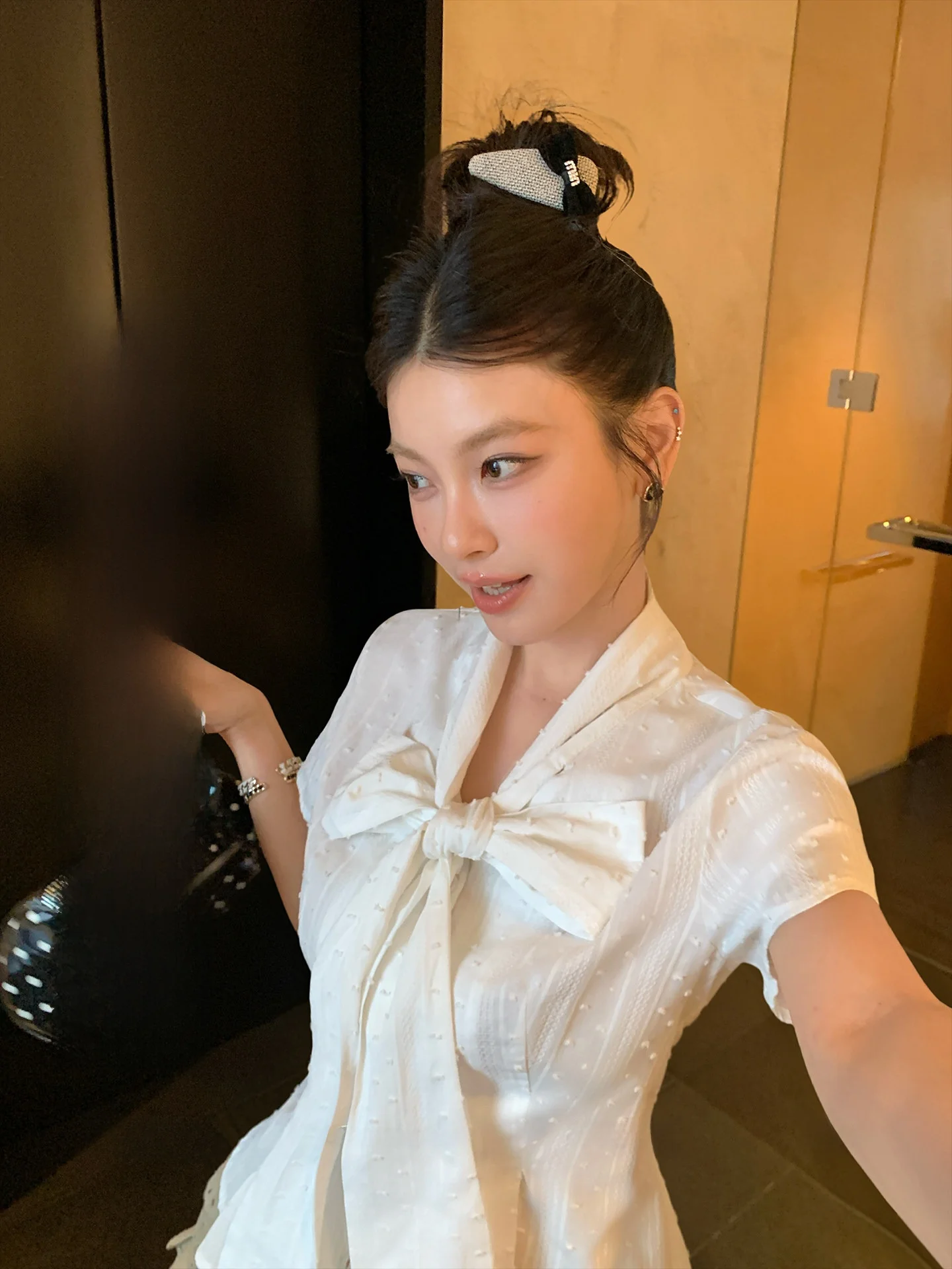 LIONE Romantic Short Knot Waist Cinched Bubble Sleeve White Shirt College Style Youthful Cotton Women's Shirt
LIONE Romantic Short Knot Waist Cinched Bubble Sleeve White Shirt College Style Youthful Cotton Women's Shirt