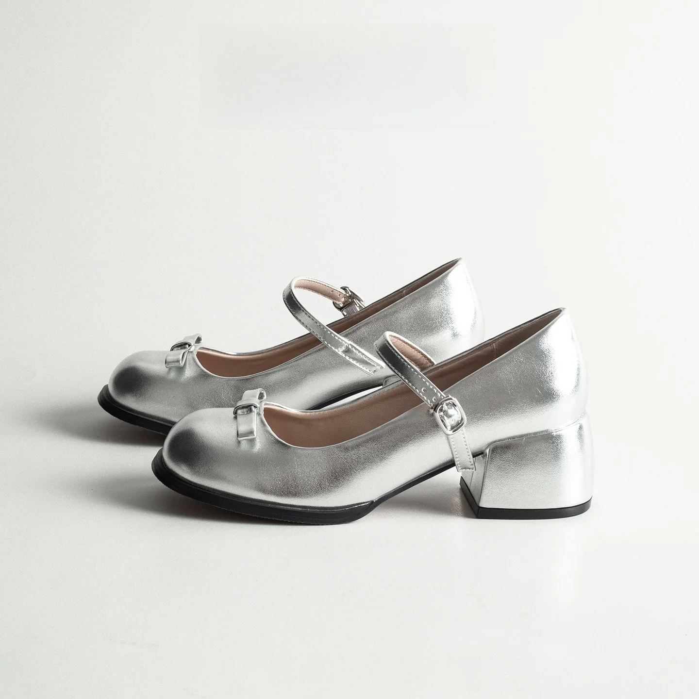 Silver Genuine Leather Mary Jane Single Shoes Women's Spring Versatile Thick High Heels Match Skirts Slip-On Small Leather Shoes
Silver Genuine Leather Mary Jane Single Shoes Women's Spring Versatile Thick High Heels Match Skirts Slip-On Small Leather Shoes