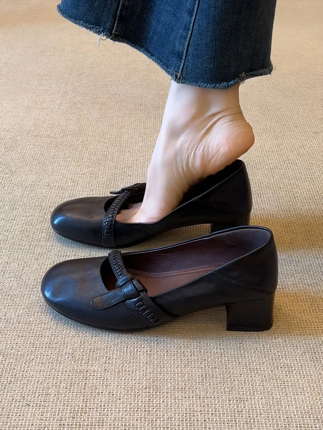 Retro Style Thick Heel Mary Jane Shoes Women's New 2026 Black Leather Upgraded Version Sheepskin Material Slip-On Fashionable
Retro Style Thick Heel Mary Jane Shoes Women's New 2026 Black Leather Upgraded Version Sheepskin Material Slip-On Fashionable