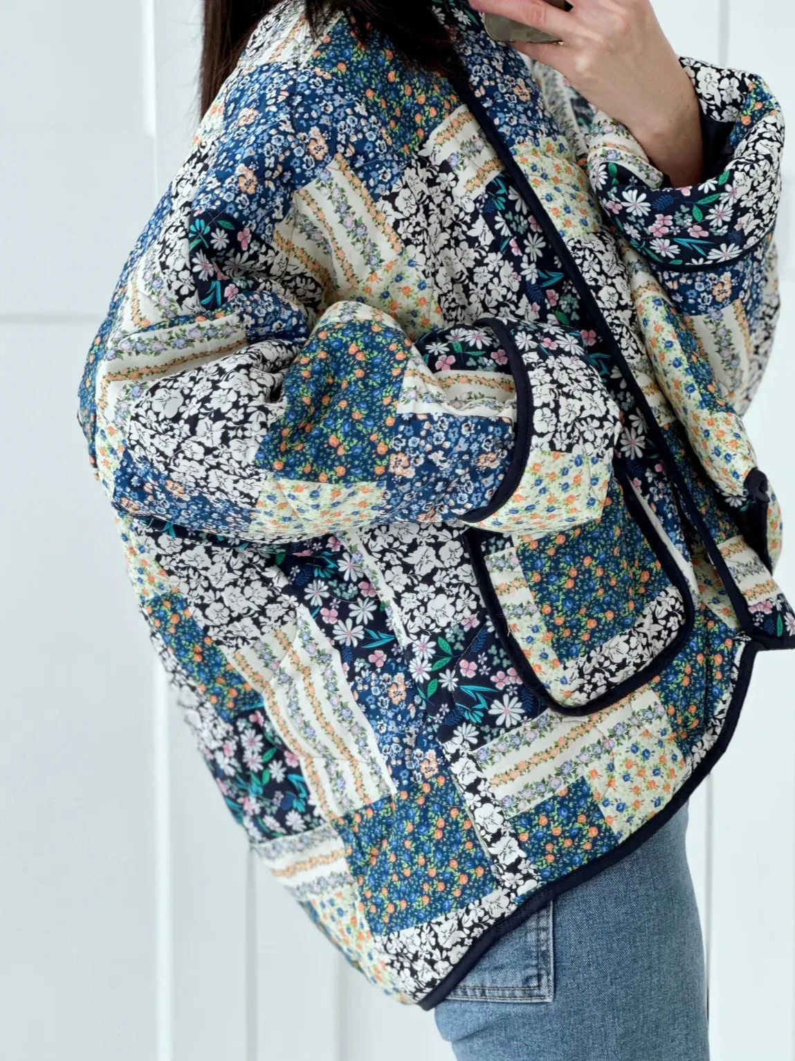 Patchwork Floral Quilted Jacket Lapel Open Front Long Sleeve Color Block Floral Print Lightweight Padded Casual Coat 260602
Patchwork Floral Quilted Jacket Lapel Open Front Long Sleeve Color Block Floral Print Lightweight Padded Casual Coat 260602