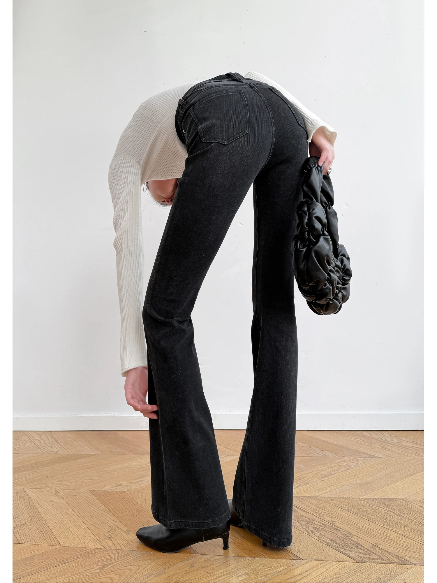 Джинсы с высокой талией и широкими штанинами для женщин больших размеров, расклешенные, из хлопкового стрейч-денима, с легким клешем, синие, бренд GP
Джинсы с высокой талией и широкими штанинами для женщин больших размеров, расклешенные, из хлопкового стрейч-денима, с легким клешем, синие, бренд GP