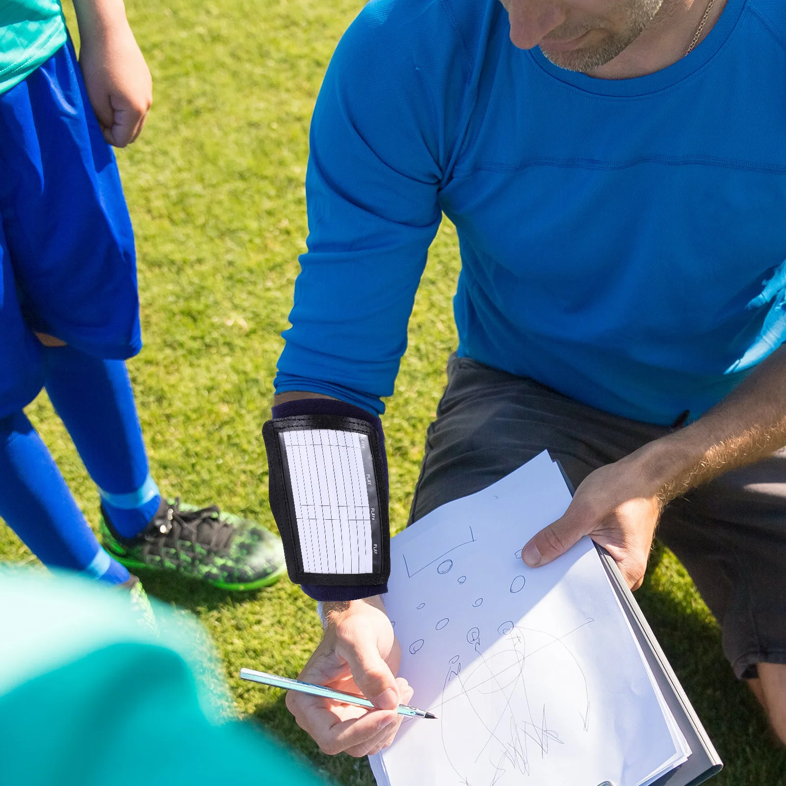 2pcs Tactical Wristbands Football Arm Bands Elastic Playbook Secure Closure for Lacrosse Basketball Training Team Sports Gear
2pcs Tactical Wristbands Football Arm Bands Elastic Playbook Secure Closure for Lacrosse Basketball Training Team Sports Gear