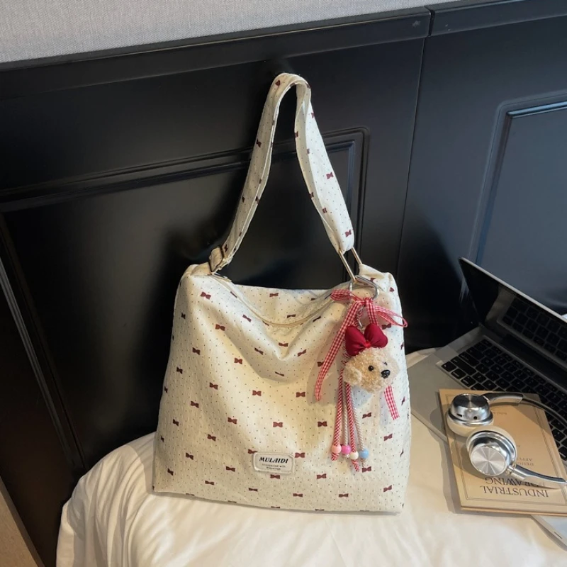 Fashion Korean Style Shoulder Bag Bow Design Cute Crossbody Purse Women Commuter Handbag Stylish Versatile Underarm Bag
Fashion Korean Style Shoulder Bag Bow Design Cute Crossbody Purse Women Commuter Handbag Stylish Versatile Underarm Bag