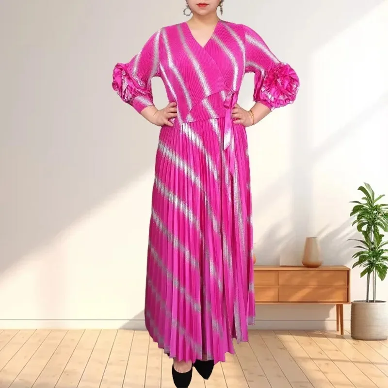 Miyake Women's Spring Summer New V-neck Flowers Striped Large Size Pleated Stretch Dress Temperament Loose African Prom Dresses
Miyake Women's Spring Summer New V-neck Flowers Striped Large Size Pleated Stretch Dress Temperament Loose African Prom Dresses