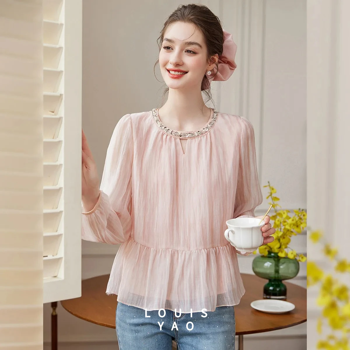 LOUISYAO 2026 Autumn Round Neck Vintage Blouse Women Ruffle Ribbon Patchwork Textured Shirt
LOUISYAO 2026 Autumn Round Neck Vintage Blouse Women Ruffle Ribbon Patchwork Textured Shirt