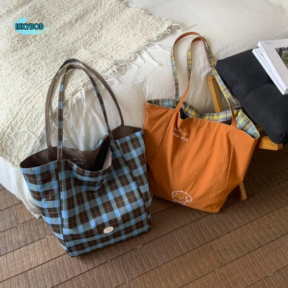 Vintage Japanese Style Plaid Canvas Tote Bag Leisure Versatile Double Sided Shoulder Bag Cloth Commuting Lattice Handbag Women
Vintage Japanese Style Plaid Canvas Tote Bag Leisure Versatile Double Sided Shoulder Bag Cloth Commuting Lattice Handbag Women