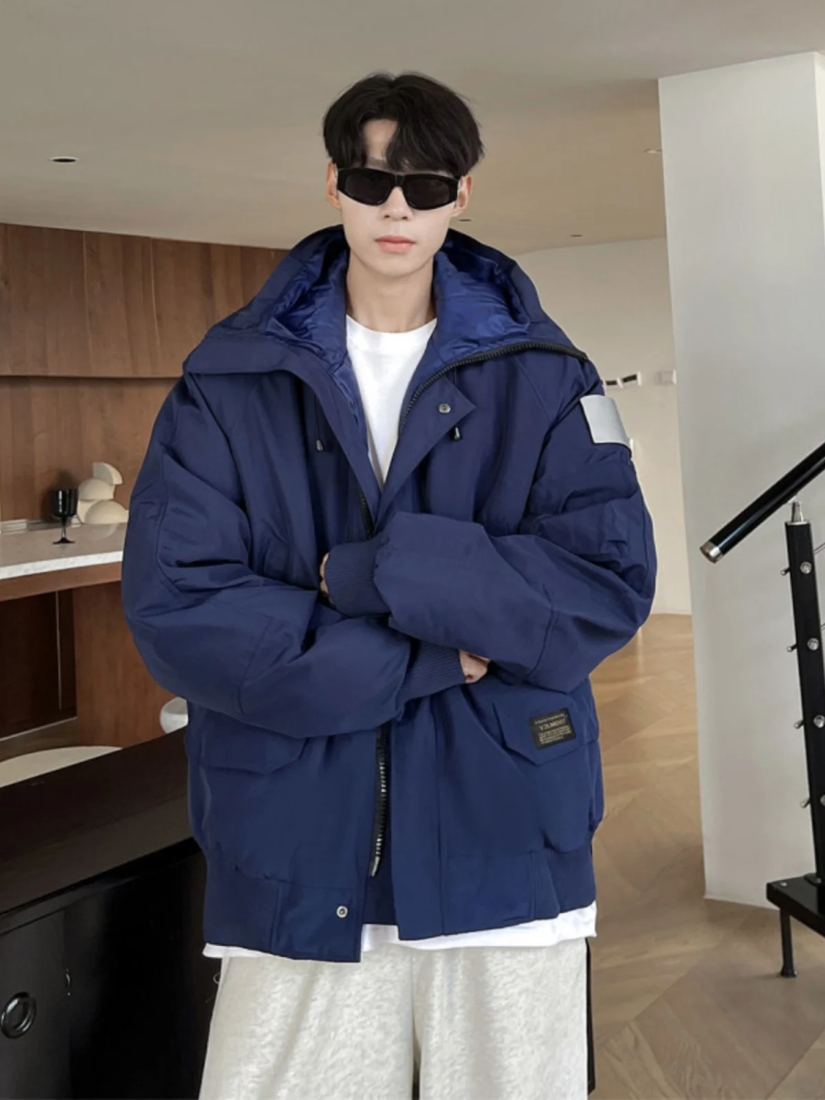 American Retro Hooded Removable Fur Collar Workwear Cotton Jaet Men Large Size Loose Trendy Matching Cotton Outerwear Warm ...
American Retro Hooded Removable Fur Collar Workwear Cotton Jaet Men Large Size Loose Trendy Matching Cotton Outerwear Warm ...