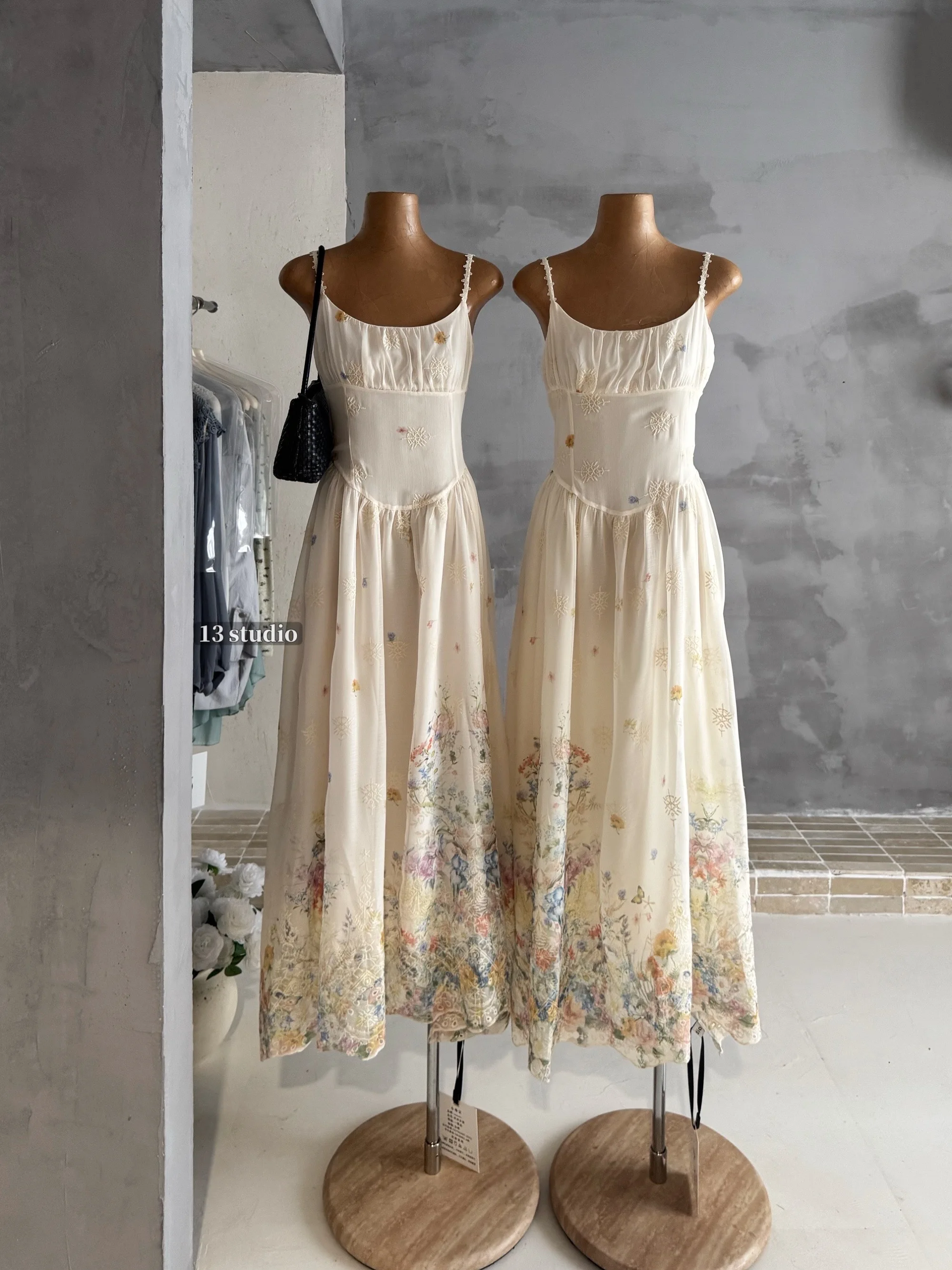 Women's Elegant Strap Floral A Line Long Dress Lady Summer Streetwear Holiday Party Sleeveless Dress
Women's Elegant Strap Floral A Line Long Dress Lady Summer Streetwear Holiday Party Sleeveless Dress