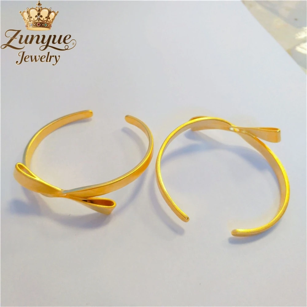 High-End Sand Gold Big Bowknot Bracelet Luxury Quality Jewelry Handicraft Fashion Jewelry Exquisite Elegant Popular Charms Gift 
High-End Sand Gold Big Bowknot Bracelet Luxury Quality Jewelry Handicraft Fashion Jewelry Exquisite Elegant Popular Charms Gift