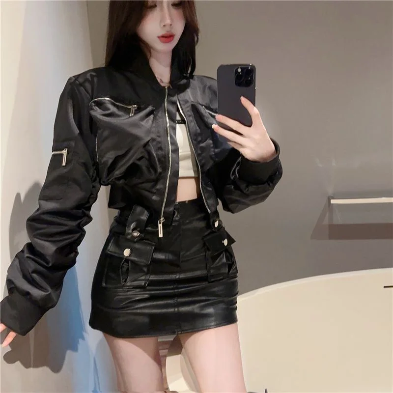 American vintage black jacket, new slim-fit cropped zip-up jacket for women, Y2K long sleeves, Spring 2026 collection
American vintage black jacket, new slim-fit cropped zip-up jacket for women, Y2K long sleeves, Spring 2026 collection