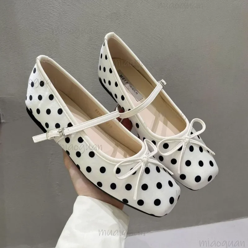 French Style Dot Mary Janes Cute Bow Buckle Strap Square Toe Low Heel Pumps Casual Shoes for Women Spring Zapatos Para Mujer
French Style Dot Mary Janes Cute Bow Buckle Strap Square Toe Low Heel Pumps Casual Shoes for Women Spring Zapatos Para Mujer