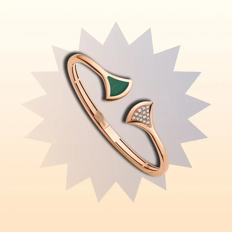 Sparkling zircon inlaid dress with pure silver open bracelet S925, the preferred birthday gift for women
Sparkling zircon inlaid dress with pure silver open bracelet S925, the preferred birthday gift for women