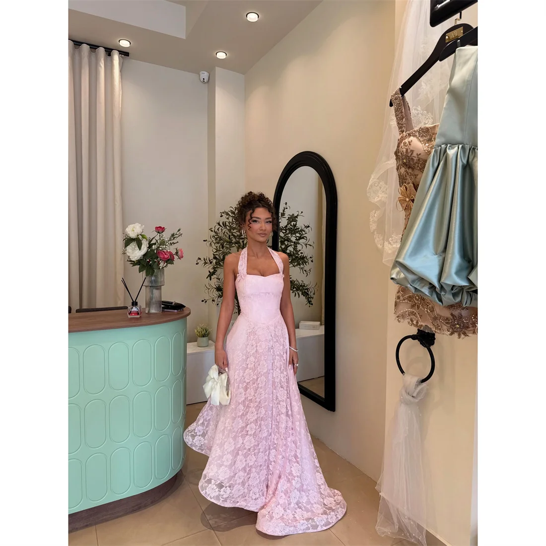 Lorrtta Lace Halter Pink A-Line Evening Dress 2026 Prom Dress Premium Beautiful Formal Evening Customized Robes de Soirée
Lorrtta Lace Halter Pink A-Line Evening Dress 2026 Prom Dress Premium Beautiful Formal Evening Customized Robes de Soirée