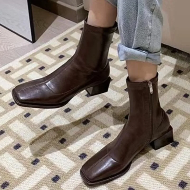 Ankle Mid Heels Women's Boots Chunky Fashion Heeled Shoes 2025 New Trend Pumps Winter Casual Goth Woman Chelsea Short Botas
Ankle Mid Heels Women's Boots Chunky Fashion Heeled Shoes 2025 New Trend Pumps Winter Casual Goth Woman Chelsea Short Botas