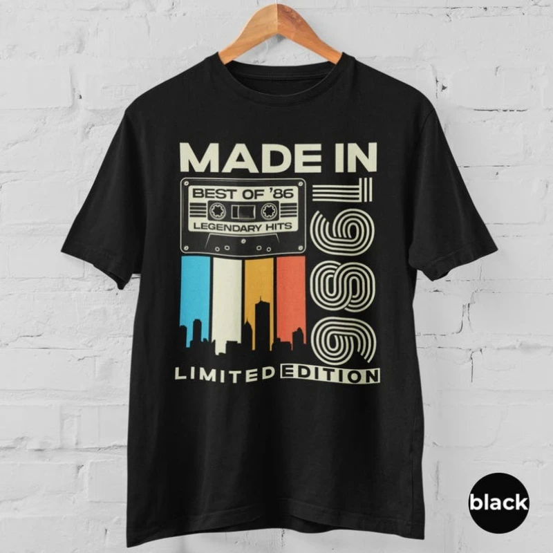 40th Birthday Gift Retro Cassette Tape City Skyline Made in 1986 T-Shirt for Men & Women Vintage 80s Music Idea Graphic Tee
40th Birthday Gift Retro Cassette Tape City Skyline Made in 1986 T-Shirt for Men & Women Vintage 80s Music Idea Graphic Tee
