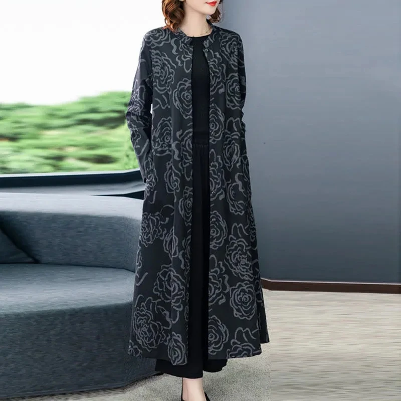 Spring Autumn New 2025 Trench Coat Women's Fashion Over The knee Casual Retro Long Print Mother Overcoat Windbreaker Female Tops
Spring Autumn New 2025 Trench Coat Women's Fashion Over The knee Casual Retro Long Print Mother Overcoat Windbreaker Female Tops