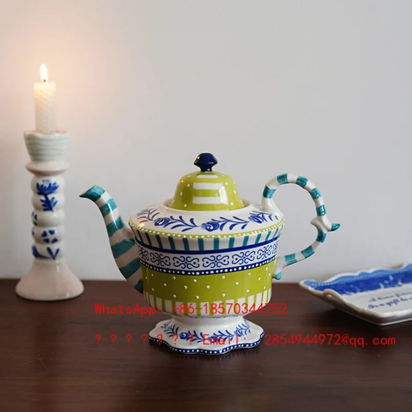 European Hand-painted Underglaze Large-capacity Coffee Pot with Filter Holes Afternoon Tea Flower Teapot
European Hand-painted Underglaze Large-capacity Coffee Pot with Filter Holes Afternoon Tea Flower Teapot