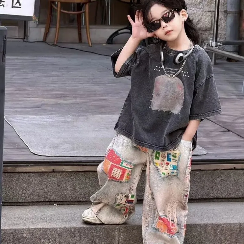 Boys' Spring/Summer Set Fashion New Style Children's Casual Loose Short Sleeve Printed T-shirt+Jeans Two Piece Set
Boys' Spring/Summer Set Fashion New Style Children's Casual Loose Short Sleeve Printed T-shirt+Jeans Two Piece Set