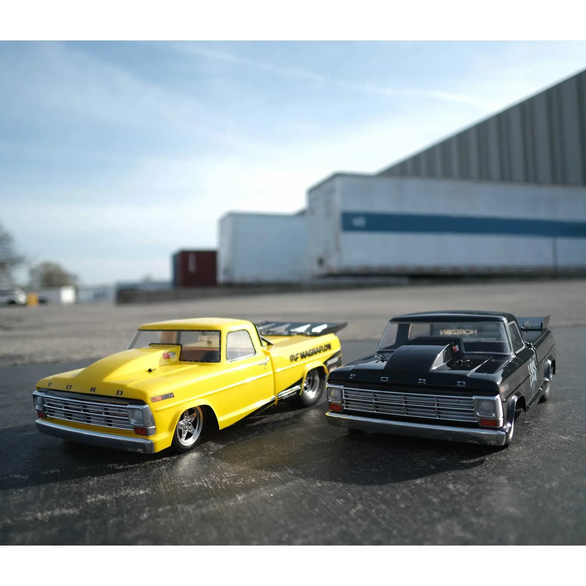 NEW LOSI 1/10 F100 Remote Control Brushless Straight Accelerator Car 2WD High Speed RC LED Light Aluminum Plate
NEW LOSI 1/10 F100 Remote Control Brushless Straight Accelerator Car 2WD High Speed RC LED Light Aluminum Plate