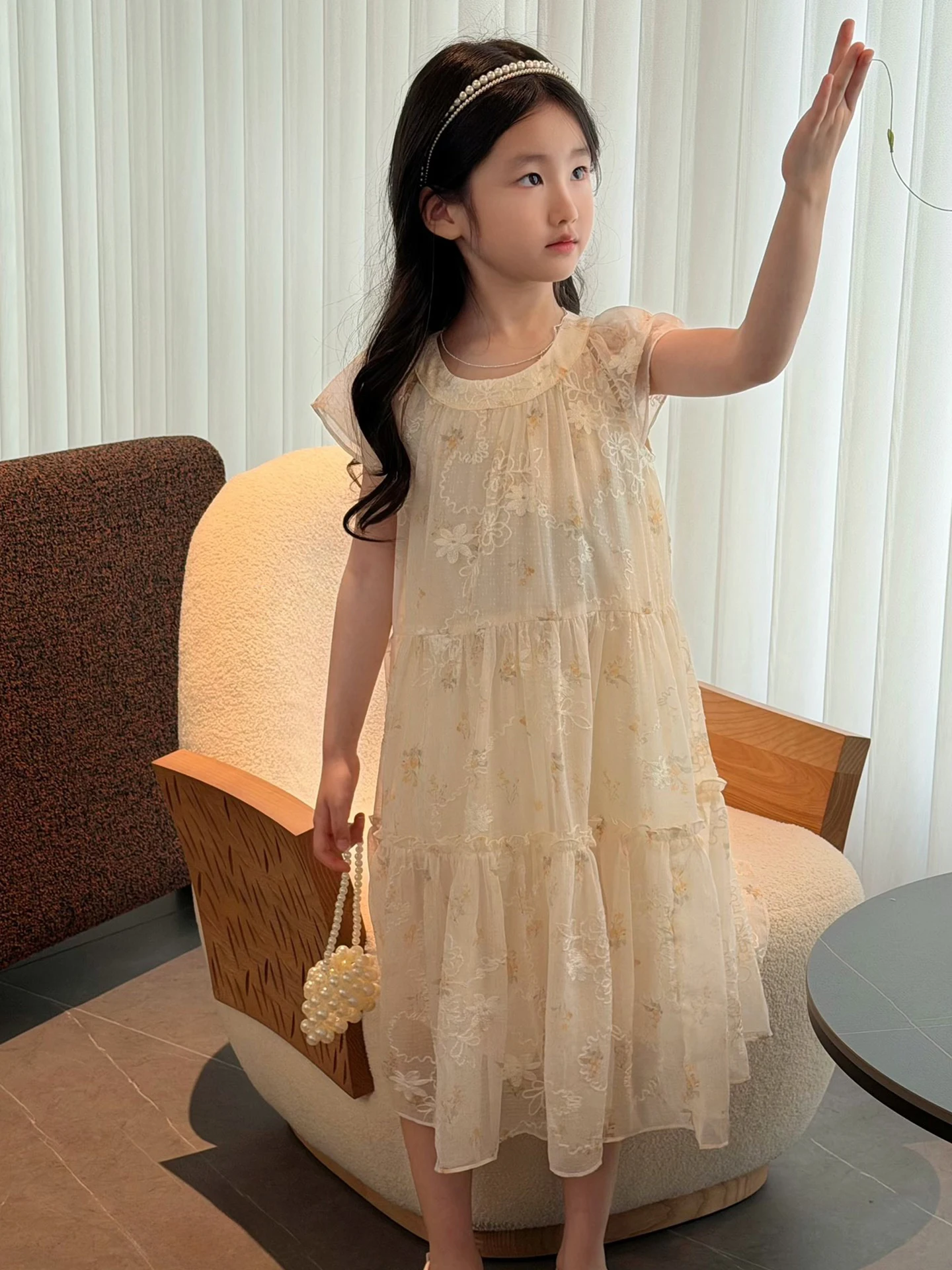 Sweet Princess Style White Dress for Girls Children's Summer Fashion Clothing Soft Medium Waist Short Sleeve Midi Skirt
Sweet Princess Style White Dress for Girls Children's Summer Fashion Clothing Soft Medium Waist Short Sleeve Midi Skirt
