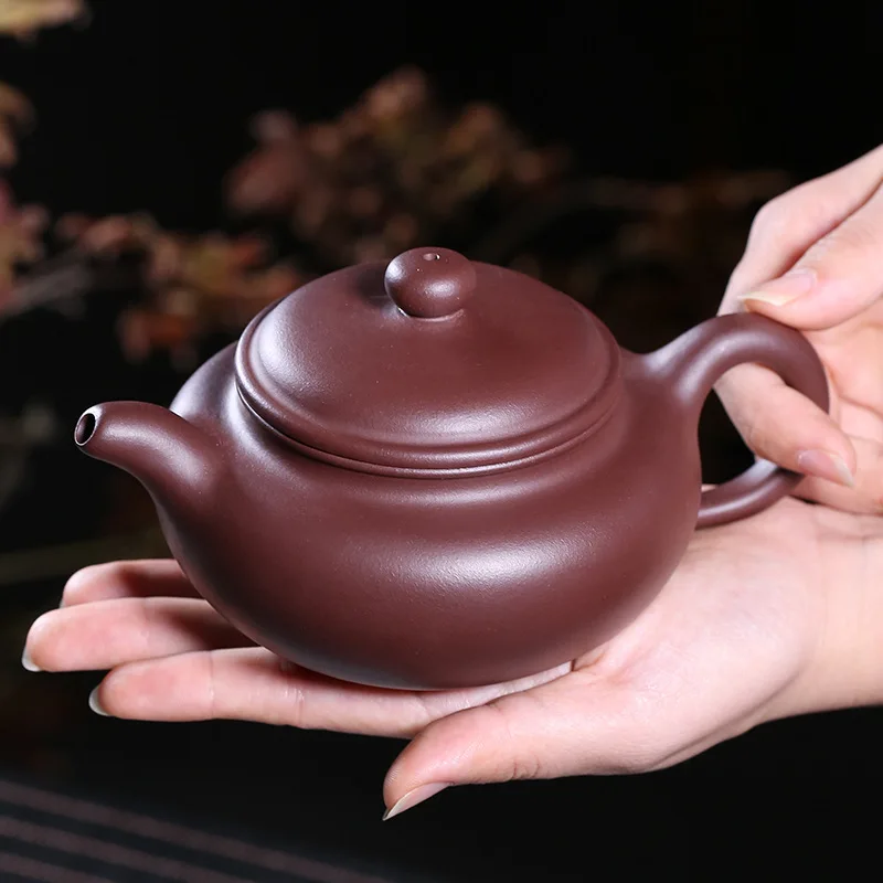 Yixing Zisha pot famous raw ore old purple mud pure handmade antique one piece delivery enterprise procurement lettering logo
Yixing Zisha pot famous raw ore old purple mud pure handmade antique one piece delivery enterprise procurement lettering logo