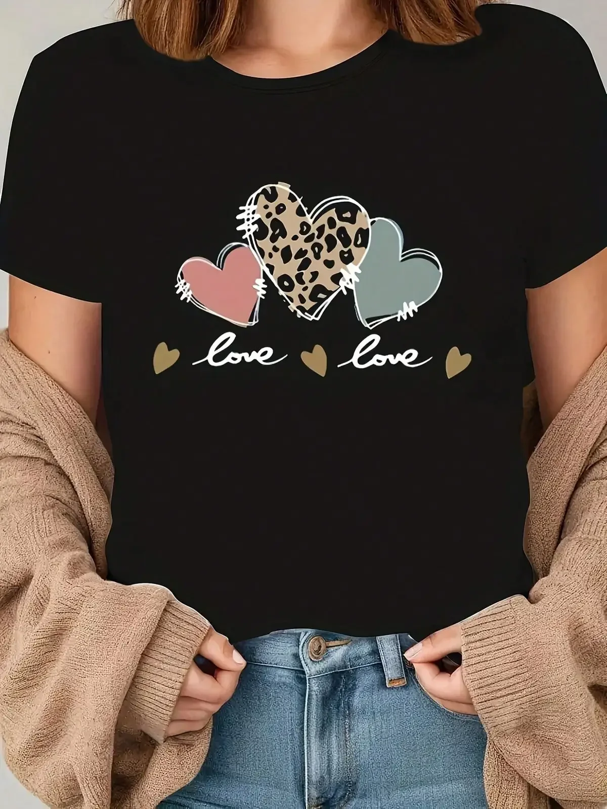 Women'S Casual Crew Neck T-Shirt With Colorful Heart Print And "Love" Graphic Design, Black Short Sleeve Top For Casual Attire, Ladies T Shirts,Breathable And Comfortable Short-Sleeved Round-Neck Top, Suitable For All Seasons, Everyday Wear For Women
Women'S Casual Crew Neck T-Shirt With Colorful Heart Print And "Love" Graphic Design, Black Short Sleeve Top For Casual Attire, Ladies T Shirts,Breathable And Comfortable Short-Sleeved Round-Neck Top, Suitable For All Seasons, Everyday Wear For Women