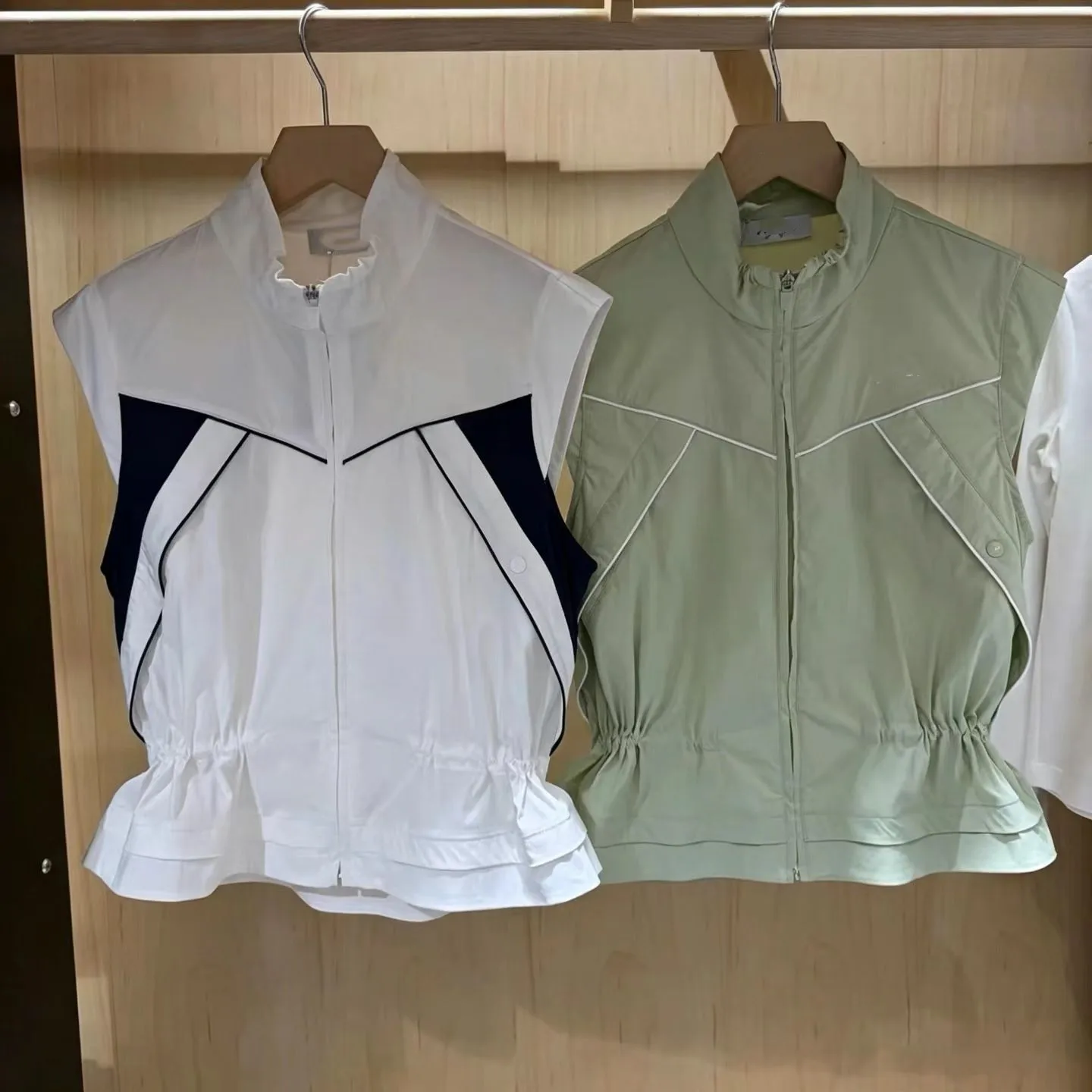 2026 Korean Style Women Golf Vest Fashion Sleeveless Sport Top Casual Slim Fit Versatile Athleisure Outerwear Jacket
2026 Korean Style Women Golf Vest Fashion Sleeveless Sport Top Casual Slim Fit Versatile Athleisure Outerwear Jacket