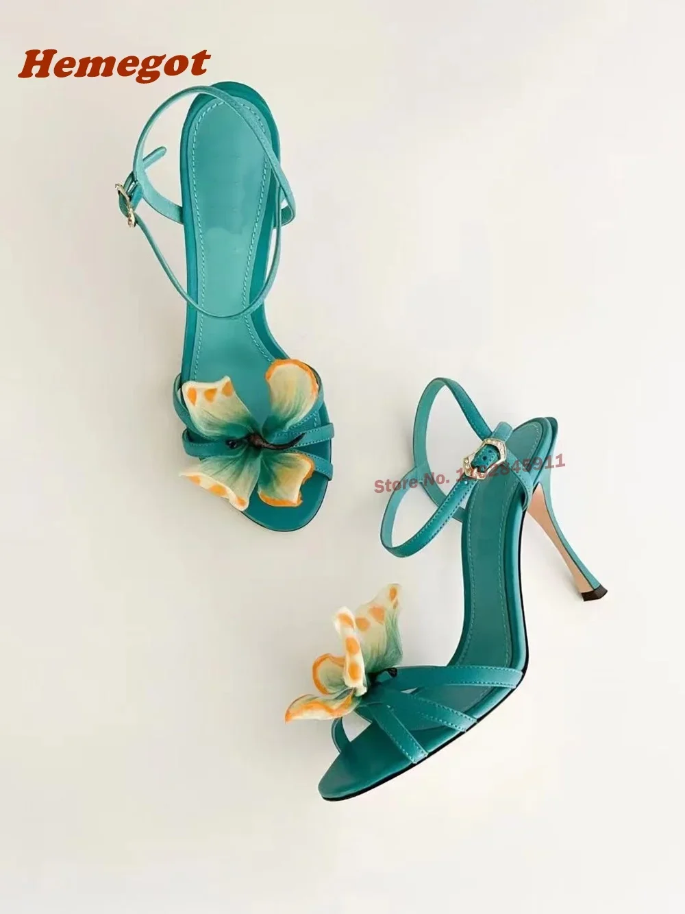 2024 Butterfly Slingback Sandals Open Toe Stiletto Heels Buckle Women's Sandals Luxury Cut-Out Summer Shoes Party Runway Sexy
2024 Butterfly Slingback Sandals Open Toe Stiletto Heels Buckle Women's Sandals Luxury Cut-Out Summer Shoes Party Runway Sexy