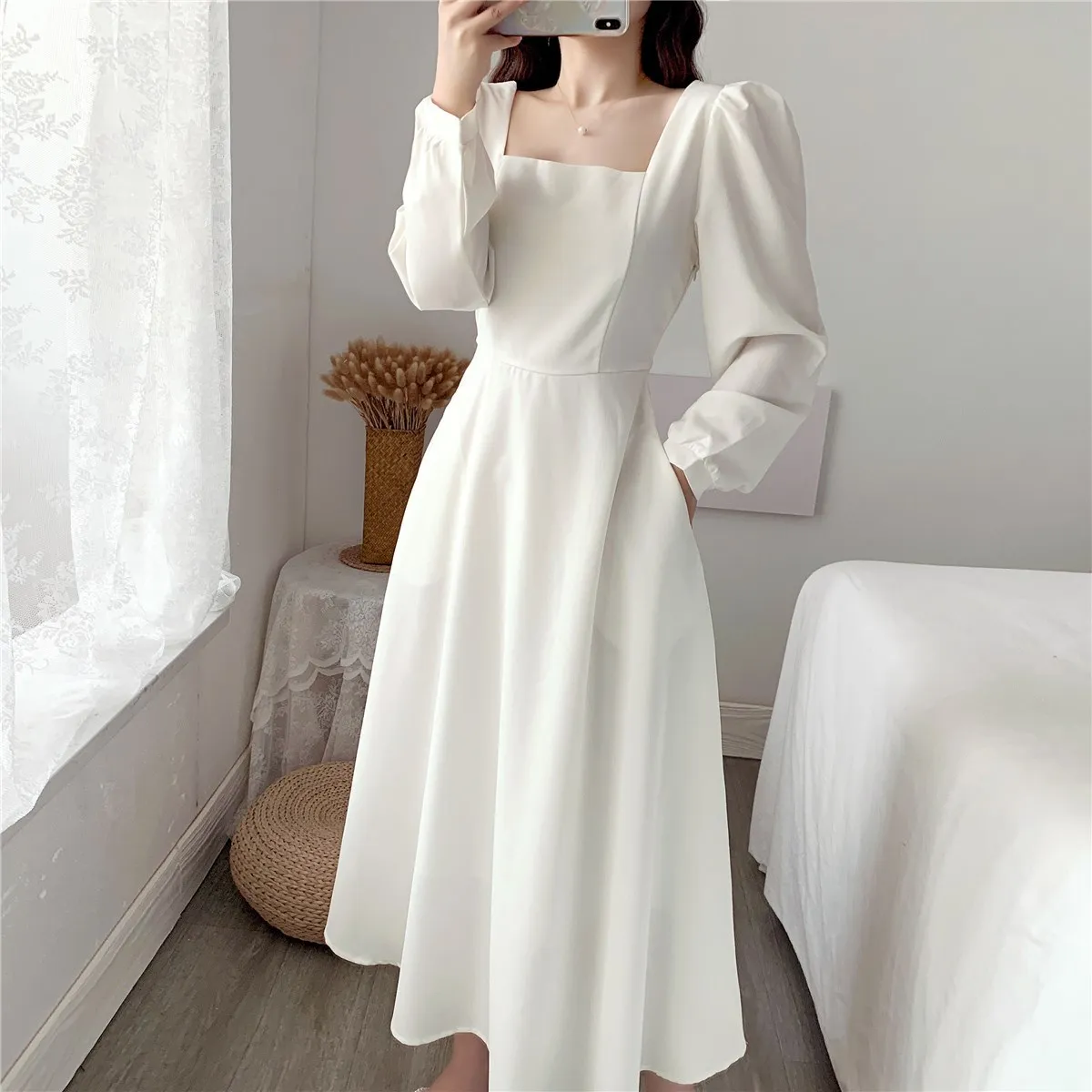 2025 Fashion Dresses Women's Long-sleeved Paragraph Dress Temperament Square Neck Knee-length Hepburn Style Dresses
2025 Fashion Dresses Women's Long-sleeved Paragraph Dress Temperament Square Neck Knee-length Hepburn Style Dresses