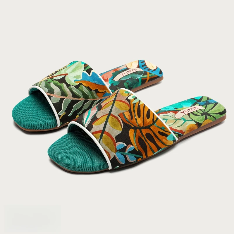 Summer Flat Home Slippers Women Colorful Printed Comfortable Non-slip Slides Lightweight Casual Luxury Indoor Slippers for Women
Summer Flat Home Slippers Women Colorful Printed Comfortable Non-slip Slides Lightweight Casual Luxury Indoor Slippers for Women