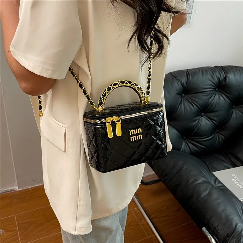 2025 New Women Bucket Bag Multi-way Crossbody Tote Adjustable Strap Fashion Shoulder Purse for Daily Use Women Bag Tote Bag
2025 New Women Bucket Bag Multi-way Crossbody Tote Adjustable Strap Fashion Shoulder Purse for Daily Use Women Bag Tote Bag