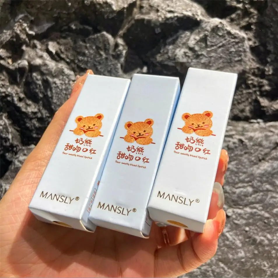 Бархатная матовая губная помада Sweet Milk Bear с вышивкой, гладкая, легко носить, водостойкая, увлажняющая косметика для макияжа губ T2134
Бархатная матовая губная помада Sweet Milk Bear с вышивкой, гладкая, легко носить, водостойкая, увлажняющая косметика для макияжа губ T2134